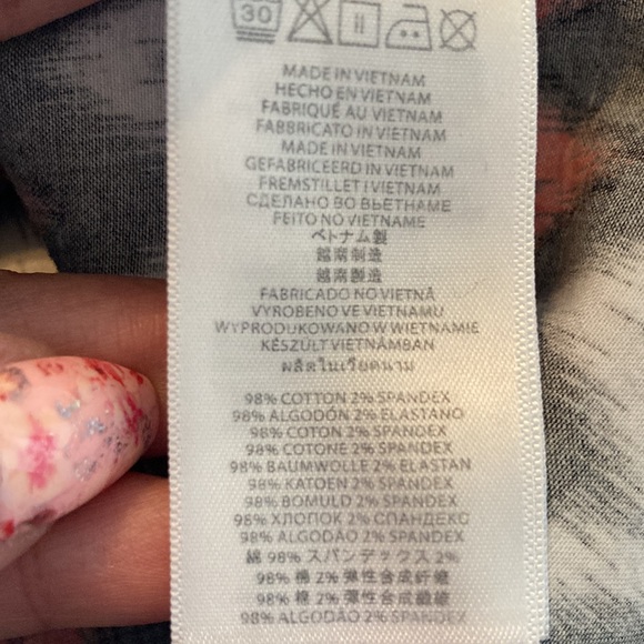 Michael Kors size 14 red black, white top,  dog tag zipper fully zips - Picture 9 of 11